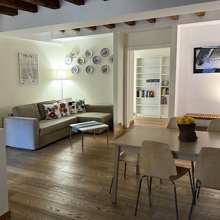 Joivy Cosy Ticinese Retreat 1-Bed Flat Near The Duomo Leilighet Milano Eksteriør bilde